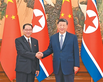 习近平会见朝鲜内阁总理朴泰成.jpg