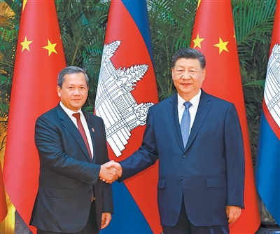 习近平会见柬埔寨首相洪玛奈.jpg