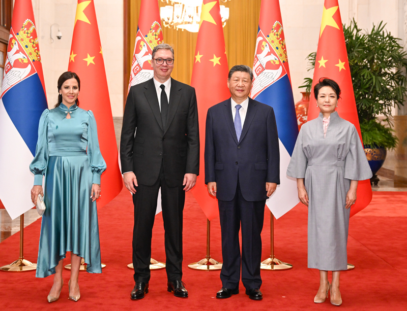 习近平同塞尔维亚总统武契奇会谈.png