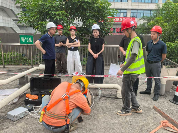 区卫生健康委到区人民医院检查有限空间安全隐患.png