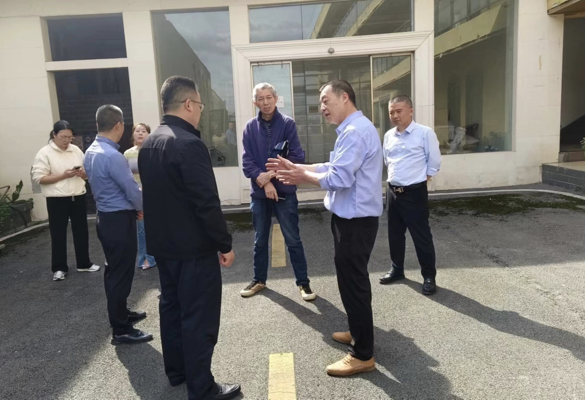 区应急管理局聘请专家会同云门街道对食品厂液氨装置废弃处置开展安全评估.jpg